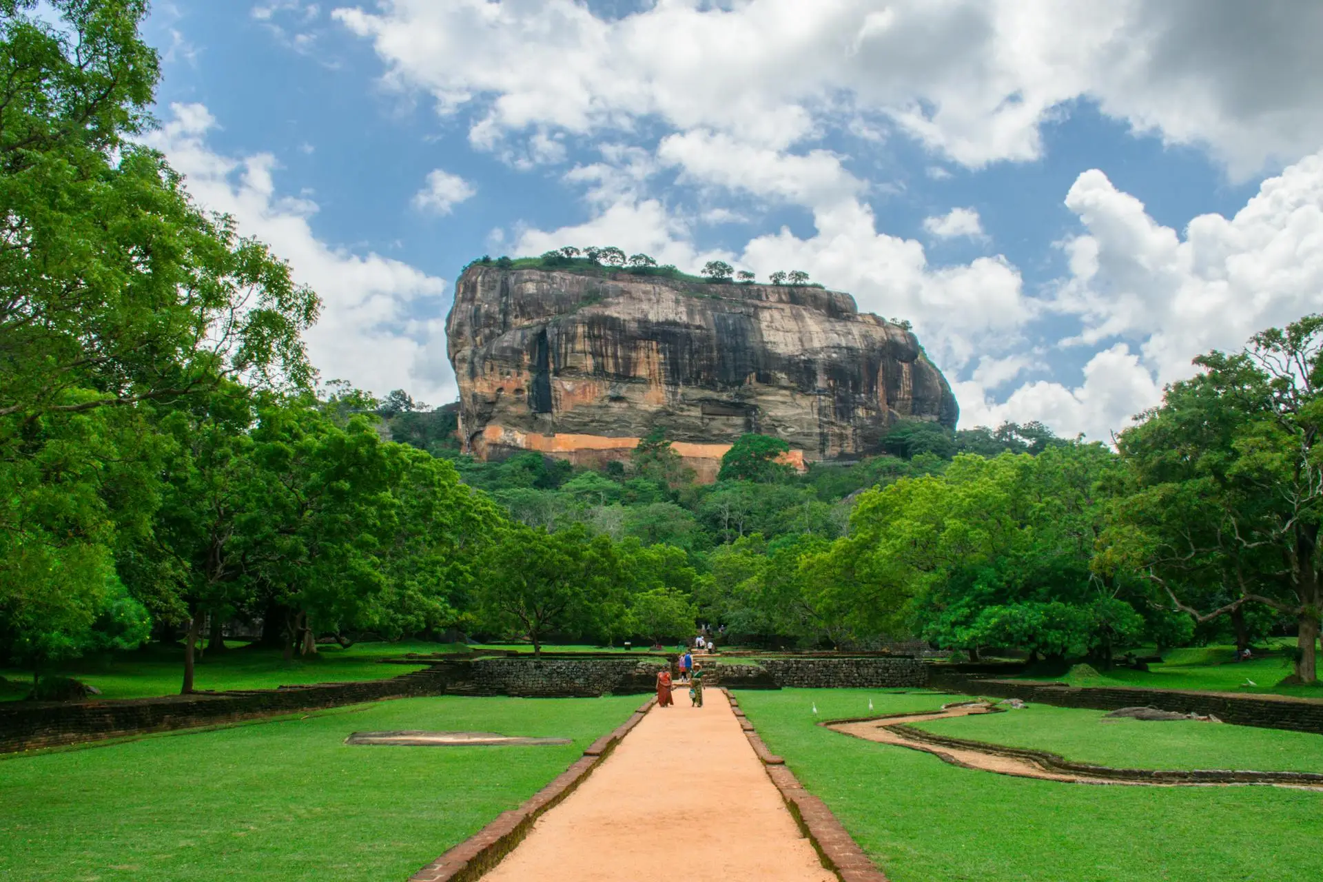 keileytravels_sigiriya